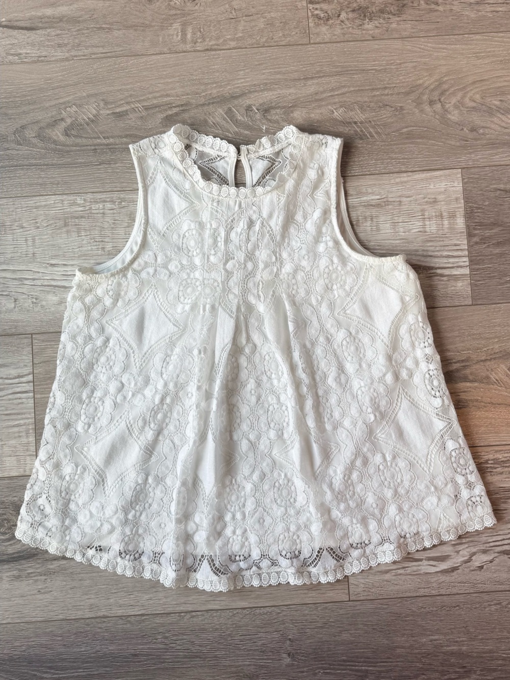 Doe & Rae Ivory Floral Lace Sleeveless Peplum Top Women’s Medium